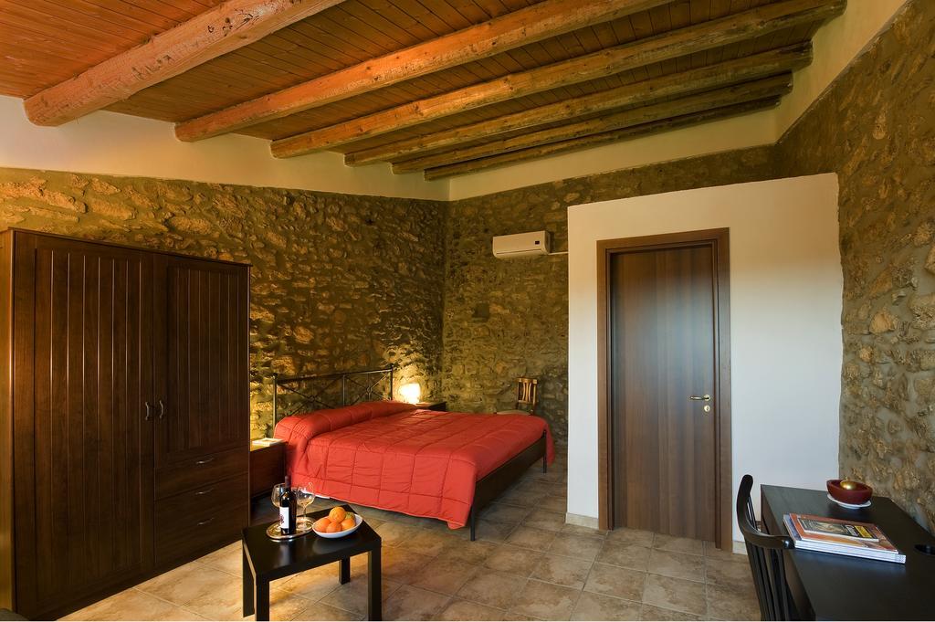 Agriturcostabaira Villa Caltagirone Bagian luar foto